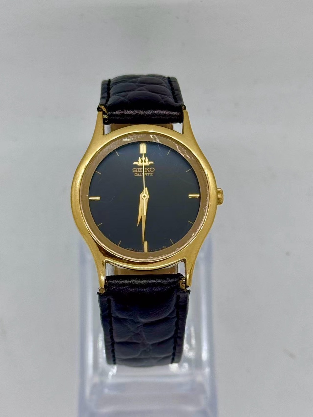 Vintage Seiko Women’s Quartz Gold Tone Watch 29mm Black Dial New Battery Runs